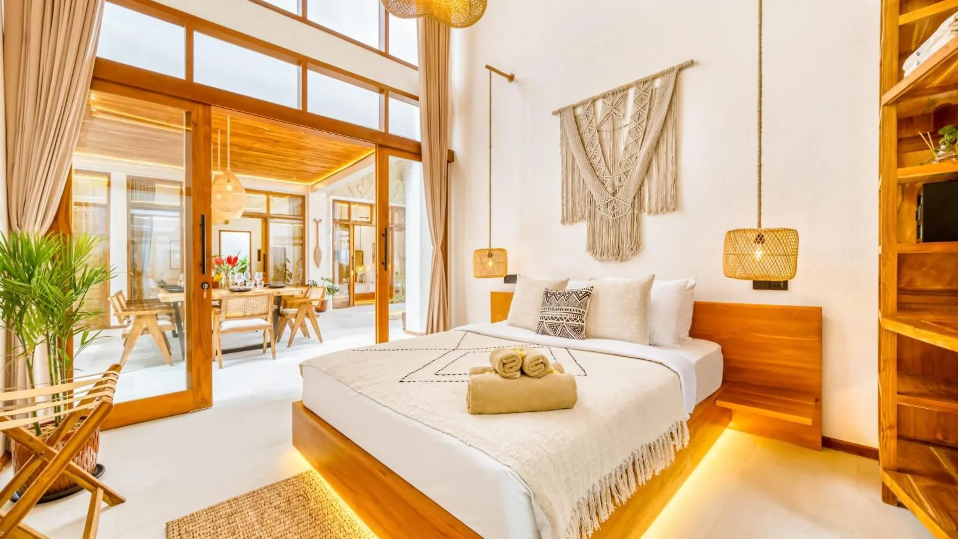 Villa Orlando - Brand New 9Br Jacuzzi Cinema Seminyak  Indonesia