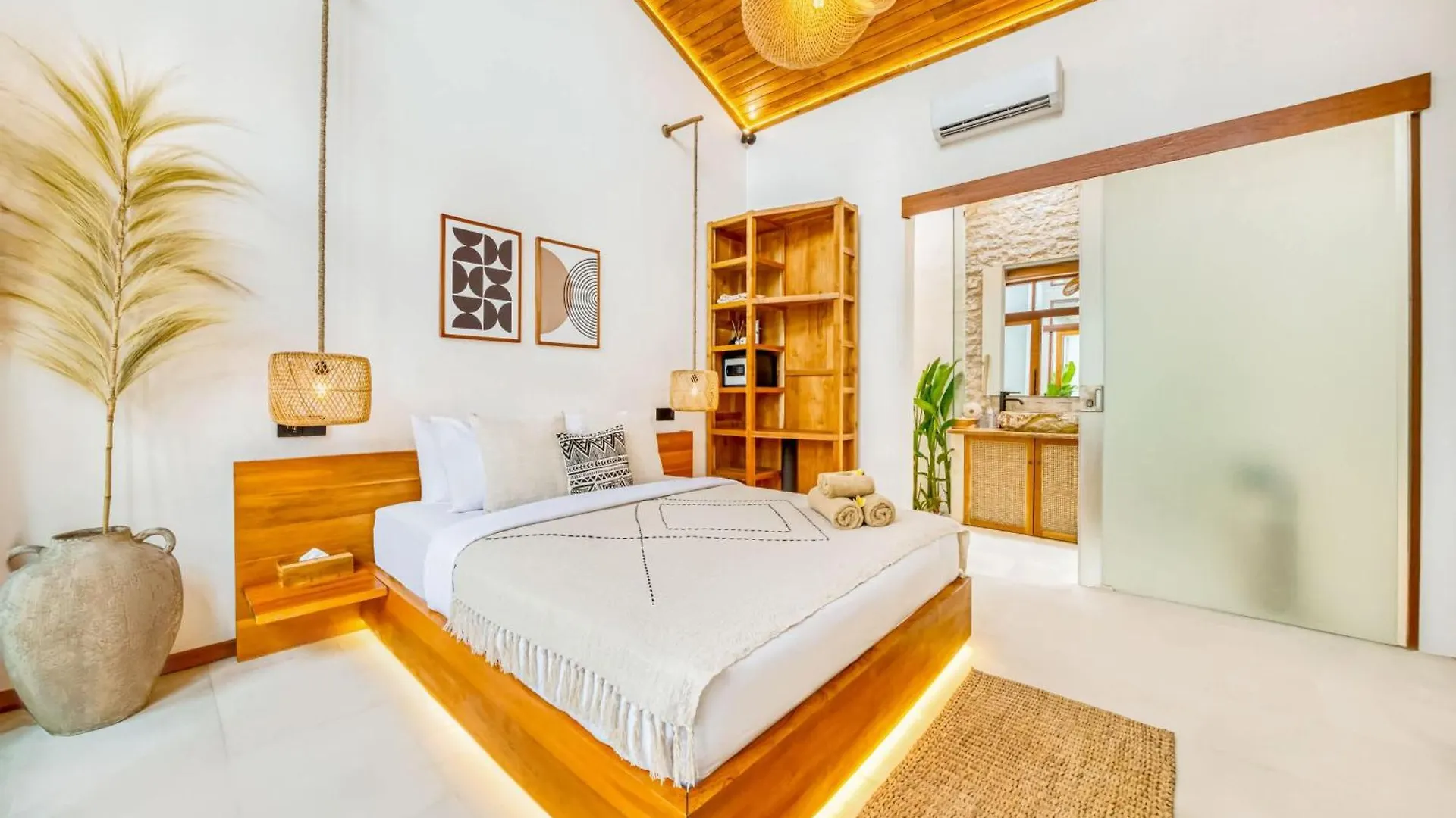 Villa Orlando - Brand New 9Br Jacuzzi Cinema Seminyak
