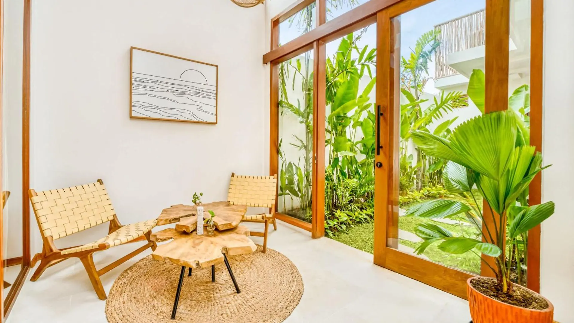 Villa Orlando - Brand New 9Br Jacuzzi Cinema Seminyak  0*, Seminyak (Bali)