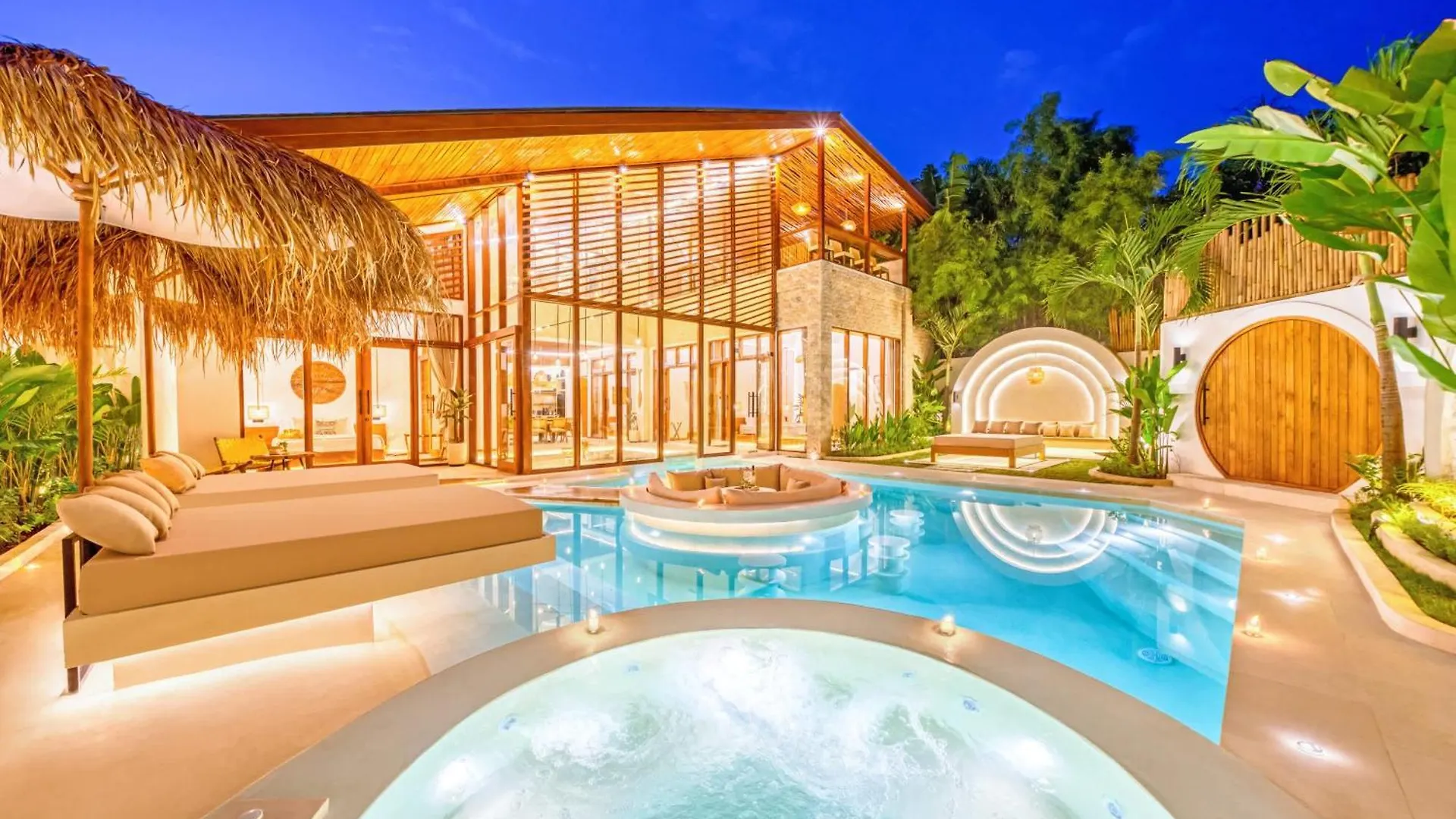 Villa Orlando - Brand New 9Br Jacuzzi Cinema Seminyak  Seminyak (Bali)