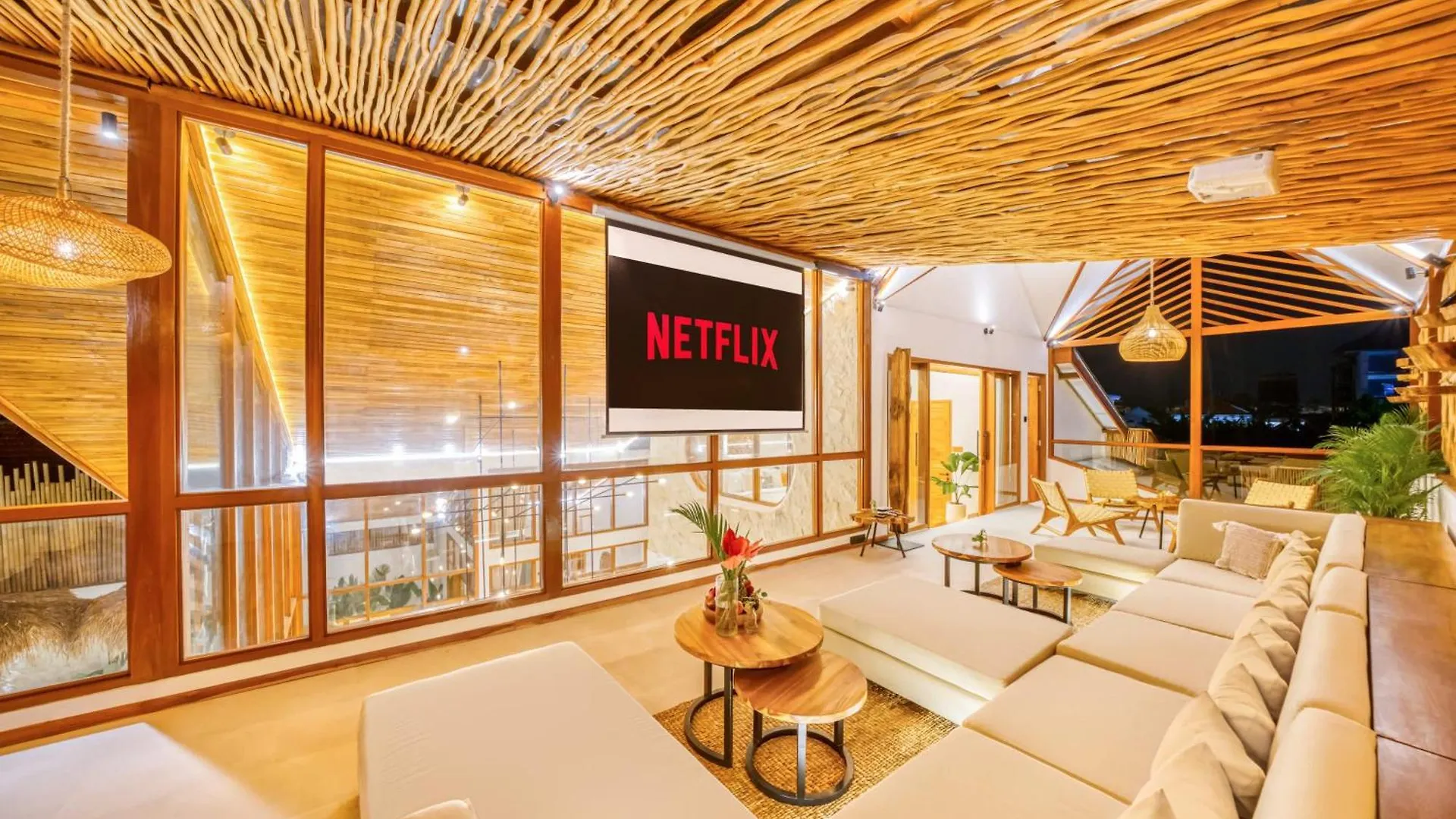 Villa Orlando - Brand New 9Br Jacuzzi Cinema Seminyak  0*, Seminyak (Bali)