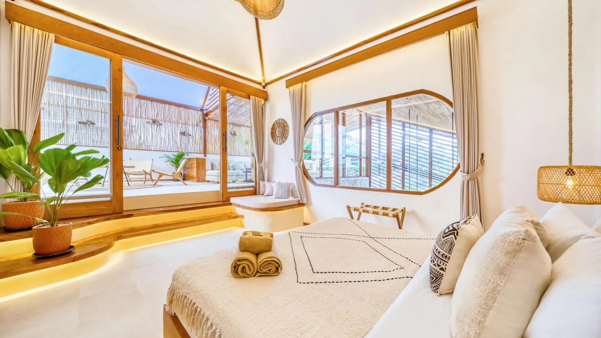 Villa Orlando - Brand New 9Br Jacuzzi Cinema Seminyak  Indonesia