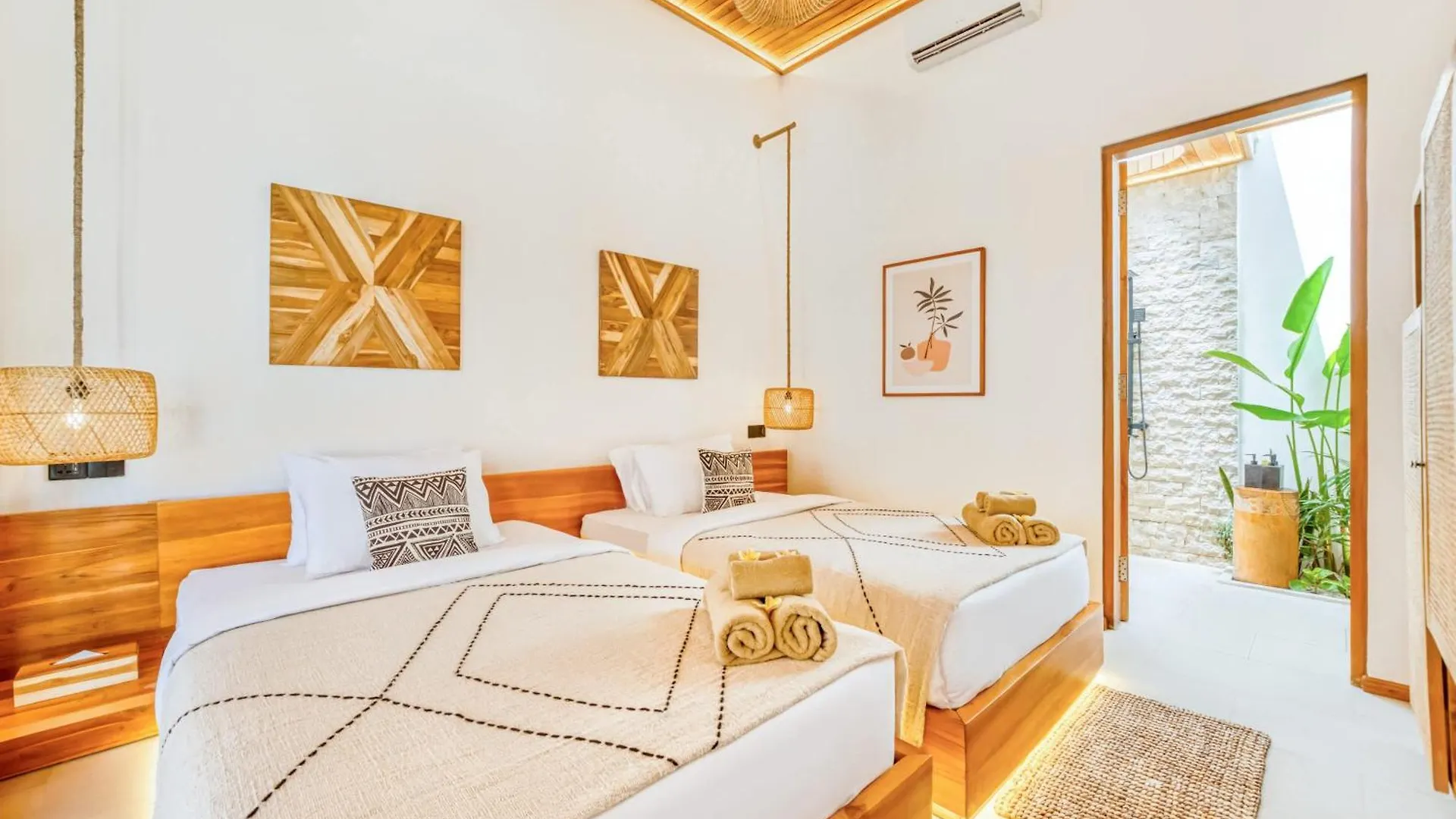 Villa Orlando - Brand New 9Br Jacuzzi Cinema Seminyak  Indonesia
