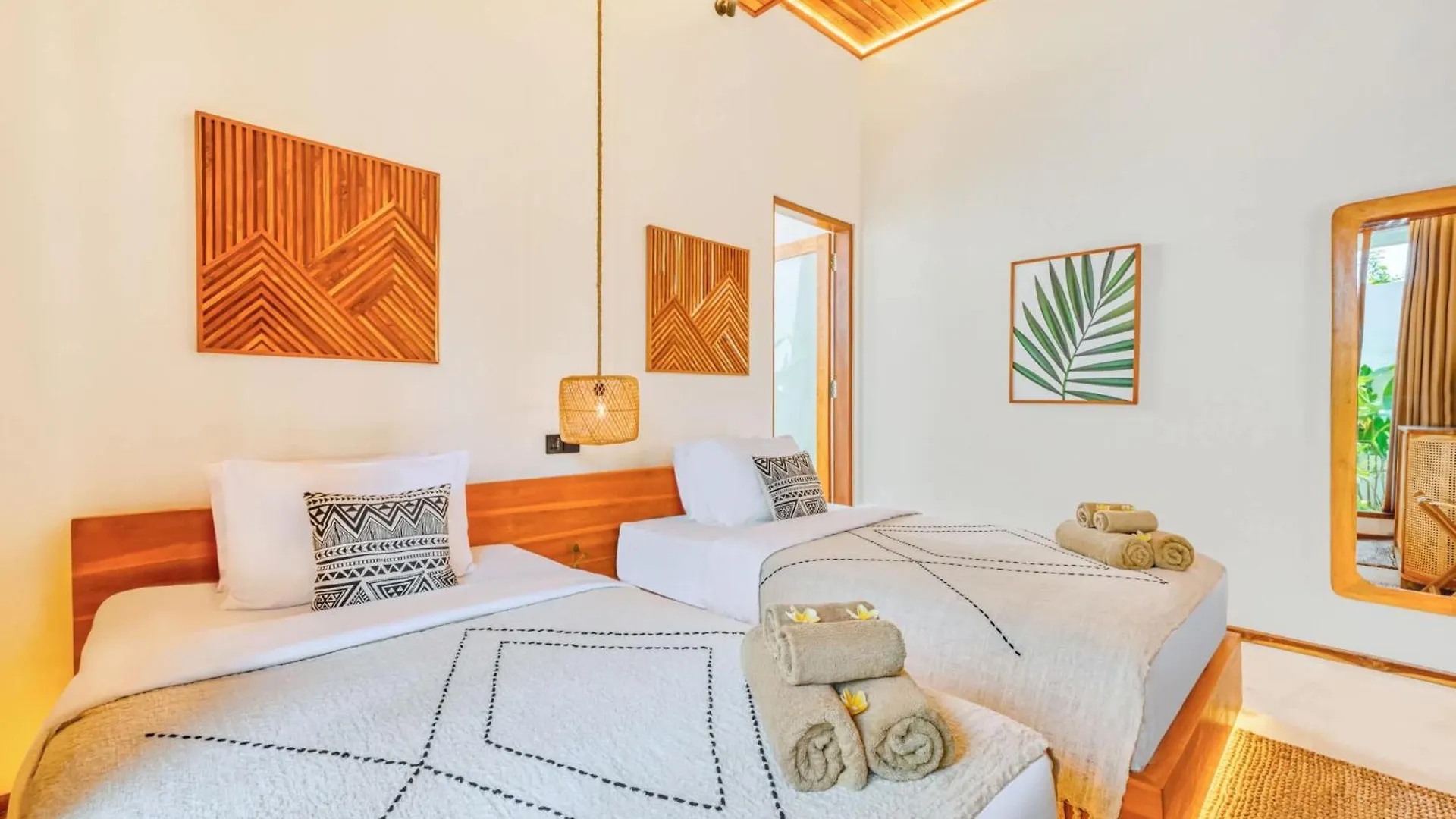 Villa Orlando - Brand New 9Br Jacuzzi Cinema Seminyak  Indonesia